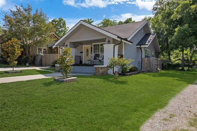 $350,000 | 3208 Travis Avenue, Fort Worth, TX 76110