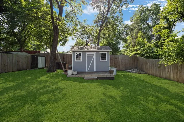 $350,000 | 3208 Travis Avenue, Fort Worth, TX 76110