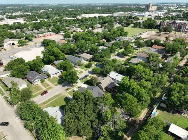 $350,000 | 3208 Travis Avenue, Fort Worth, TX 76110