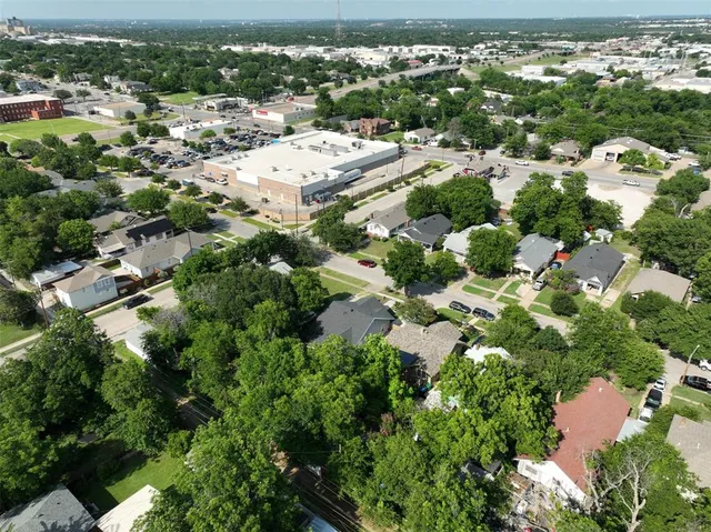 $350,000 | 3208 Travis Avenue, Fort Worth, TX 76110