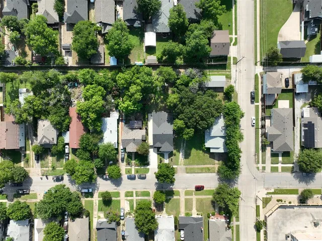 $350,000 | 3208 Travis Avenue, Fort Worth, TX 76110