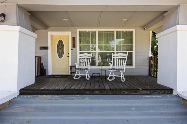 $350,000 | 3208 Travis Avenue, Fort Worth, TX 76110