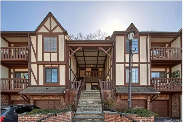 $434,000 | 72 Foxwood Circle, Mount Kisco, NY 10549