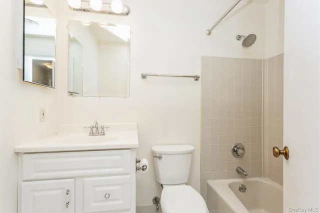 $434,000 | 72 Foxwood Circle, Mount Kisco, NY 10549