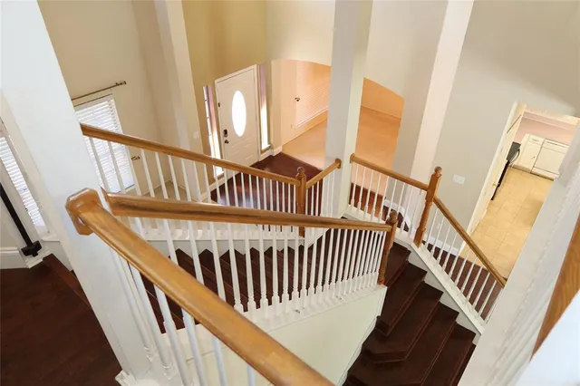 a view of entryway with a door