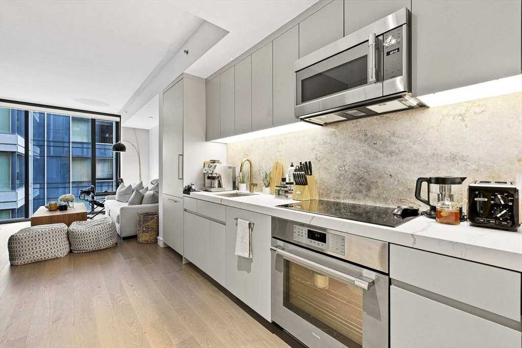 55 Lagrange Street, Unit 802 Boston, MA 02111 - Photo 8 of 12 Gallery Image 8