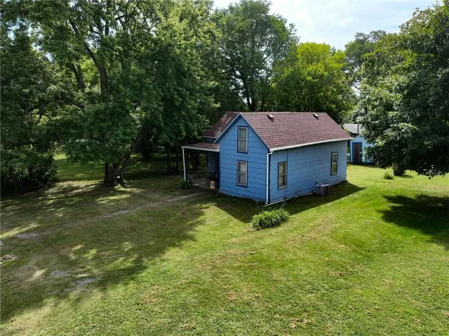 $137,000 | 1111 Miami Street, Hiawatha, KS 66434
