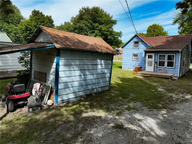 $137,000 | 1111 Miami Street, Hiawatha, KS 66434