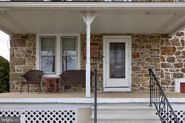 $500,000 | 76 South Brick Lane, Elverson, PA 19520