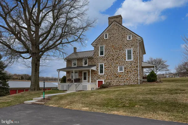 $500,000 | 76 South Brick Lane, Elverson, PA 19520
