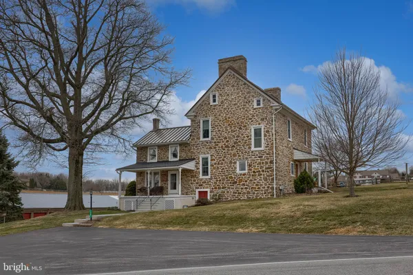 $500,000 | 76 South Brick Lane, Elverson, PA 19520