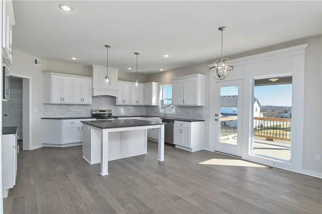 $644,950 | 2717 West Park Street, Olathe, KS 66061