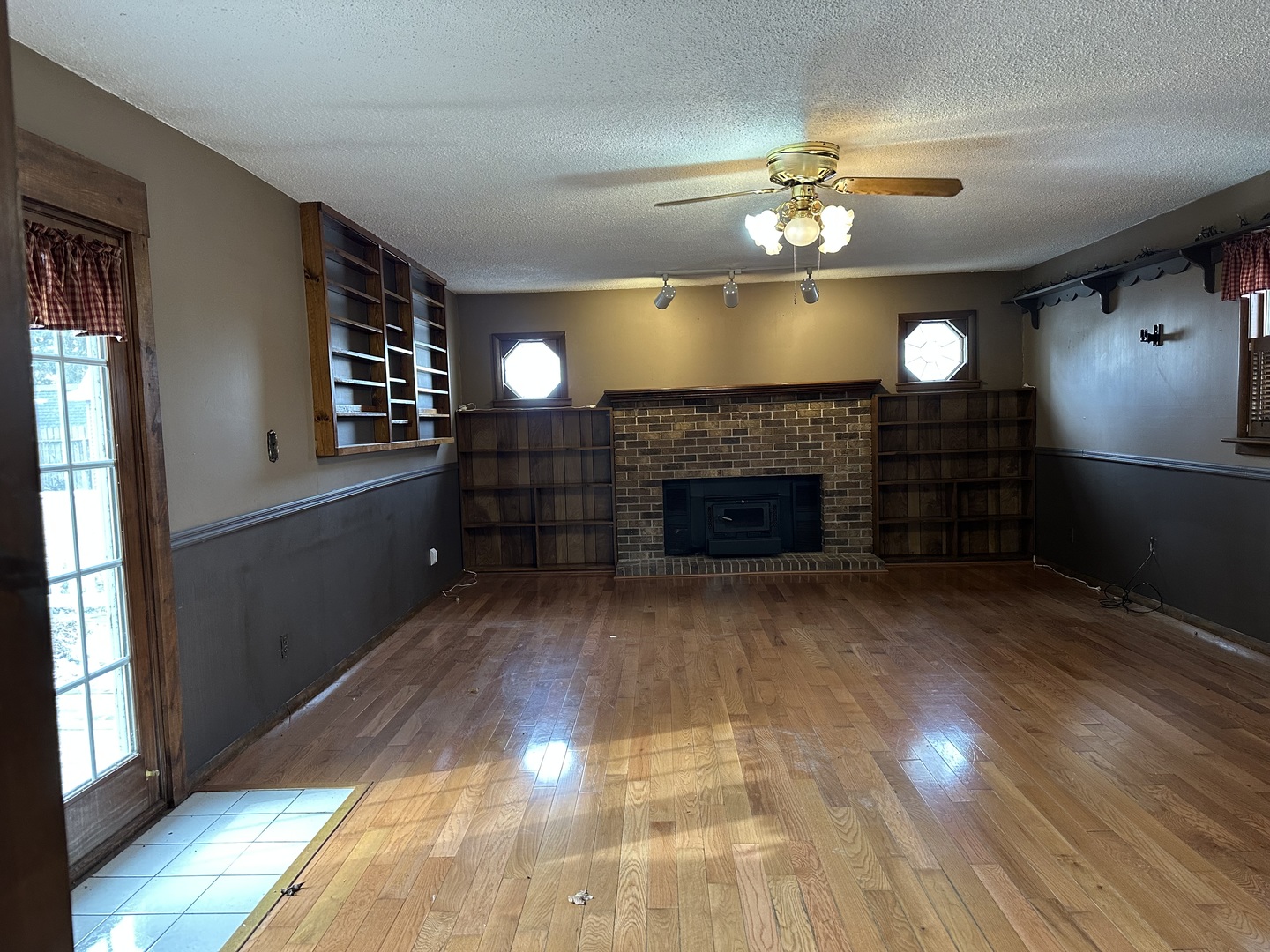 12855 Lawrence Road Sterling, IL 61081 - Photo 8 of 30 Gallery Image 8