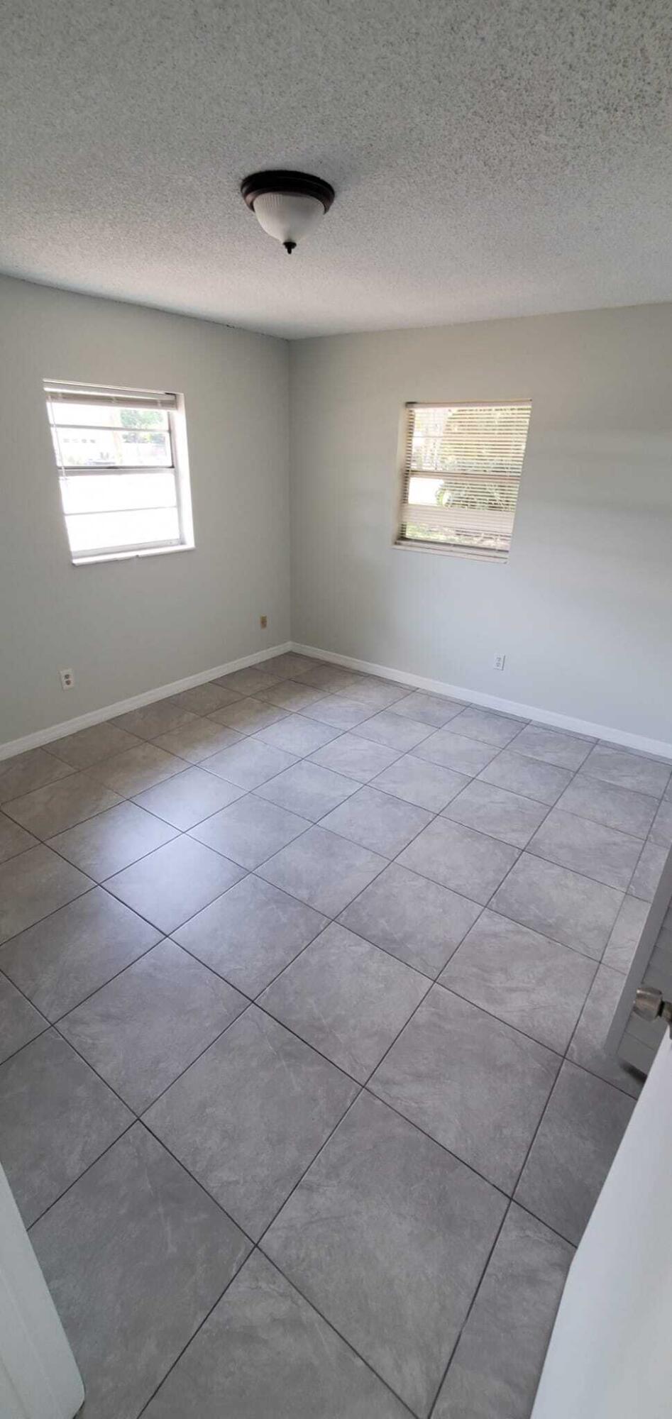 2584 Seneca Avenue Fort Pierce, FL 34946 - Photo 4 of 10 09f6dcc3-d2fb-4053-844a-ab067e37ec1b