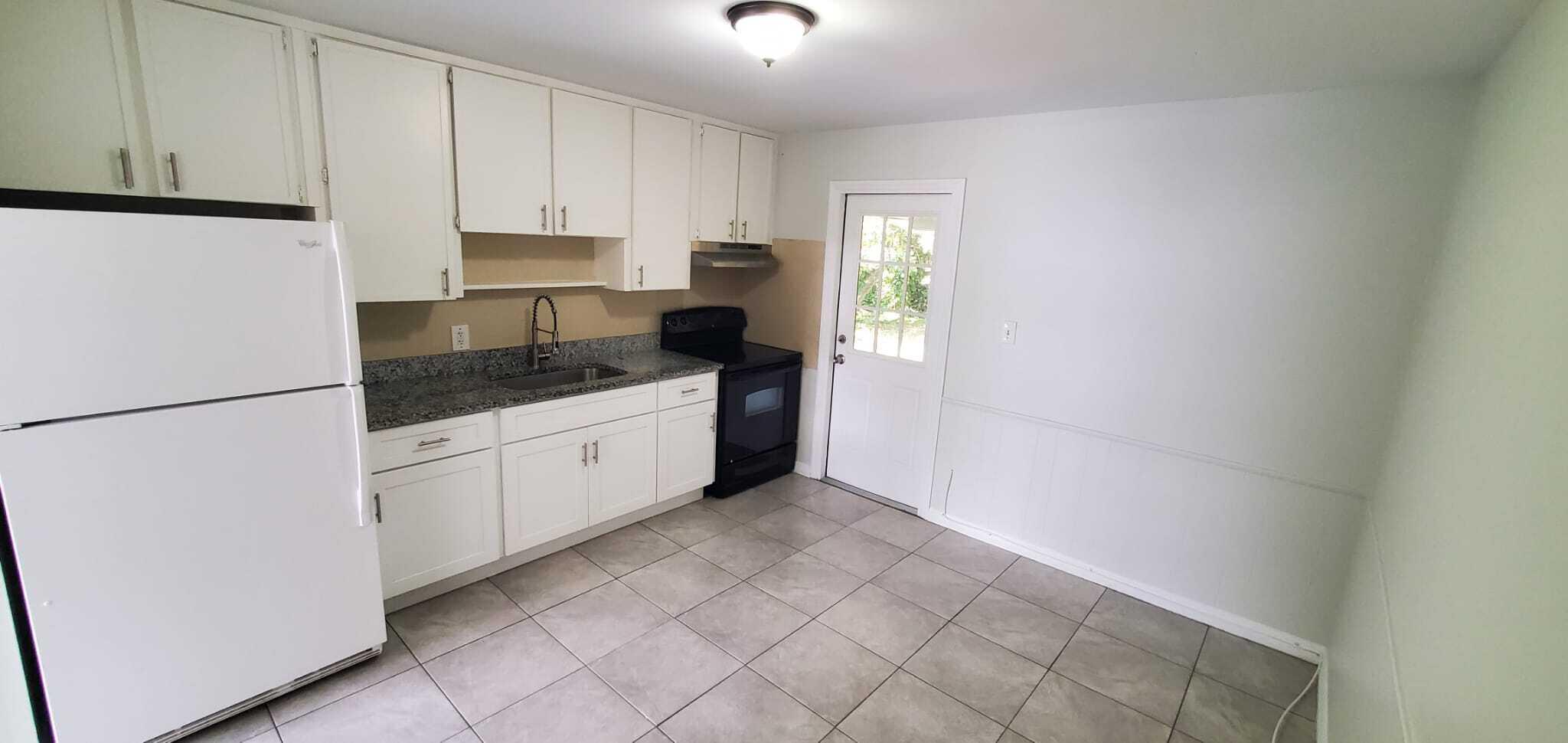 2584 Seneca Avenue Fort Pierce, FL 34946 - Photo 6 of 10 50942044-b1ce-47e7-839b-0291a1de1c9f