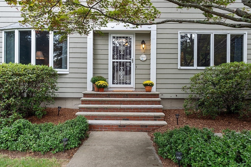 14 Scenna Road Beverly, MA 01915 - Photo 2 of 42