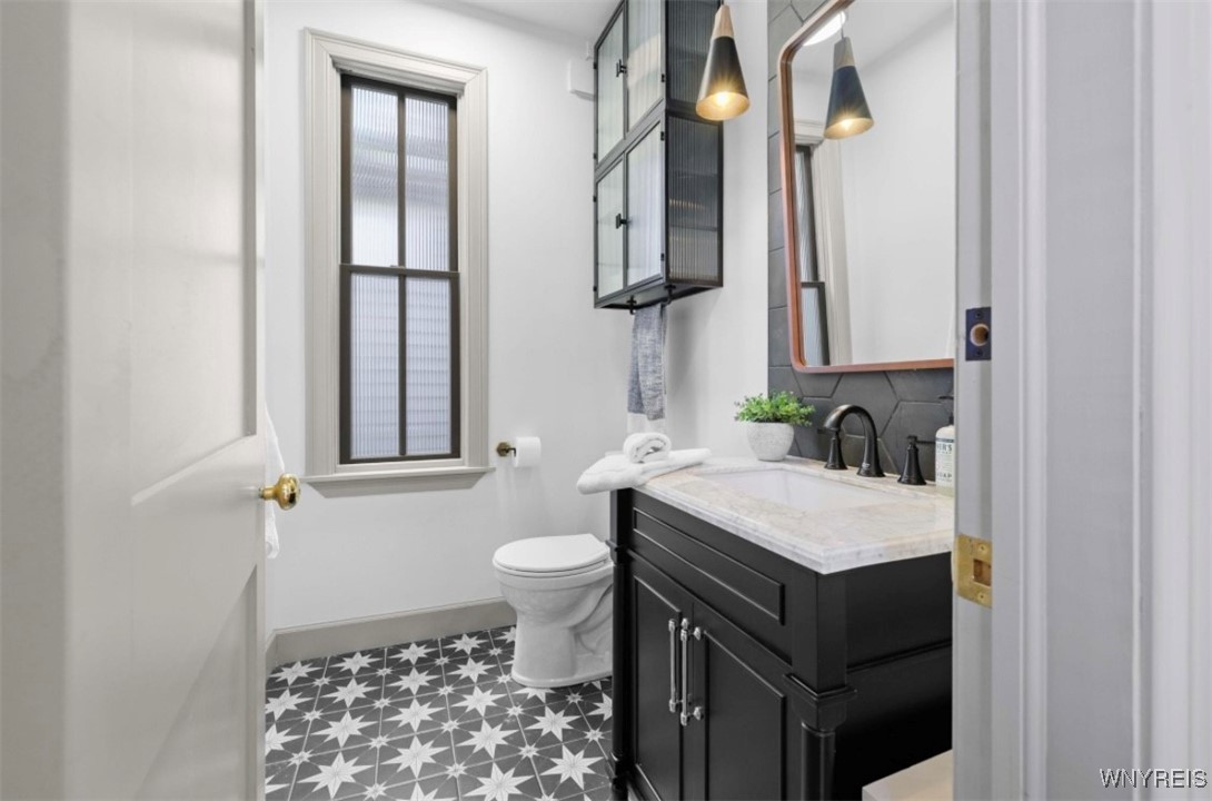 19 Lawrence Place Buffalo, NY 14213 - Photo 13 of 34