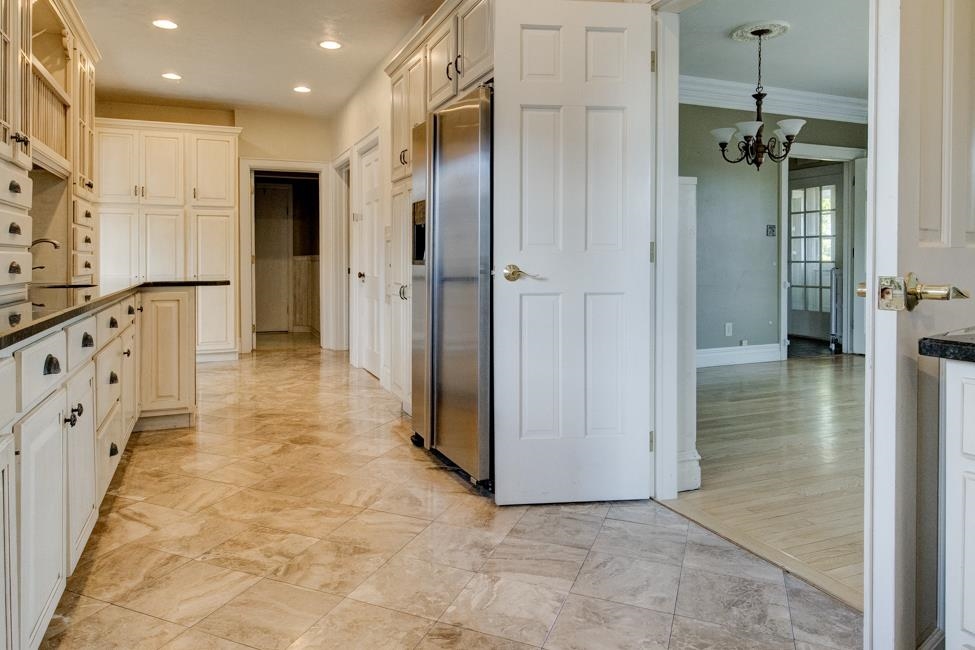 1851 Riverside Avenue Marinette, WI 54143 - Photo 13 of 50