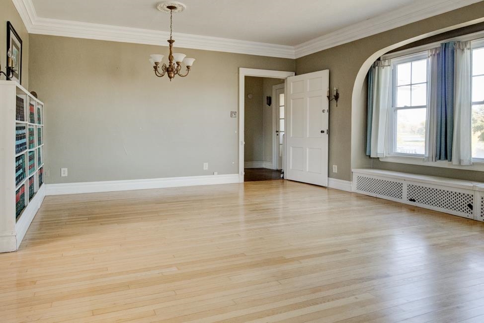 1851 Riverside Avenue Marinette, WI 54143 - Photo 4 of 50