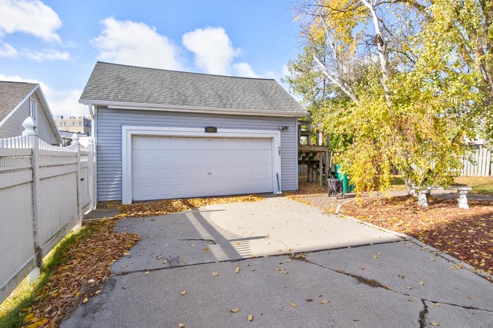 1851 Riverside Avenue Marinette, WI 54143 - Photo 43 of 50