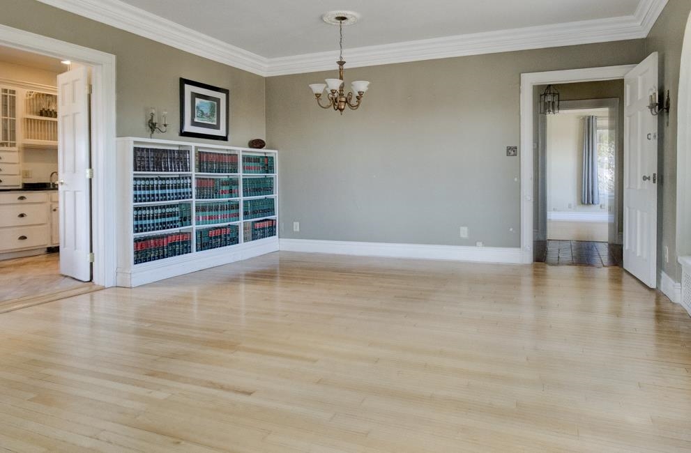 1851 Riverside Avenue Marinette, WI 54143 - Photo 5 of 50