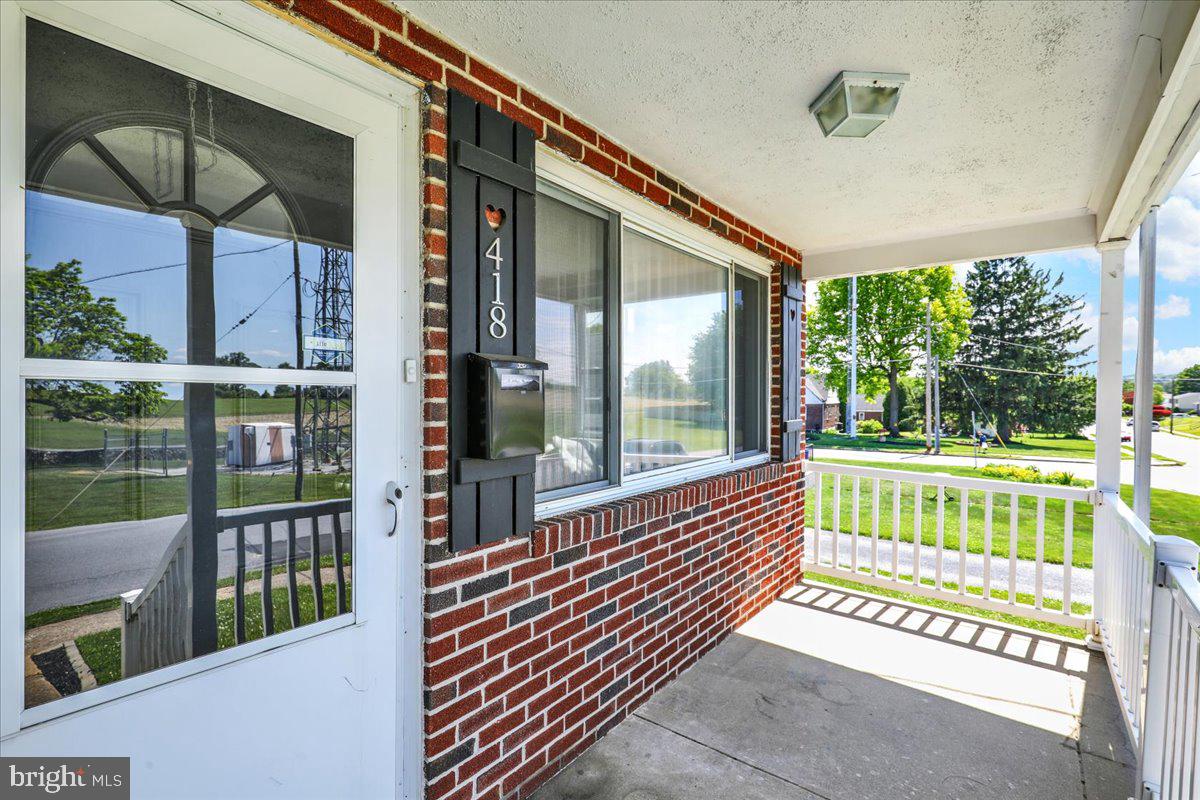 418 Egle Road Reading, PA 19601 - Photo 3 of 33 Front Porch