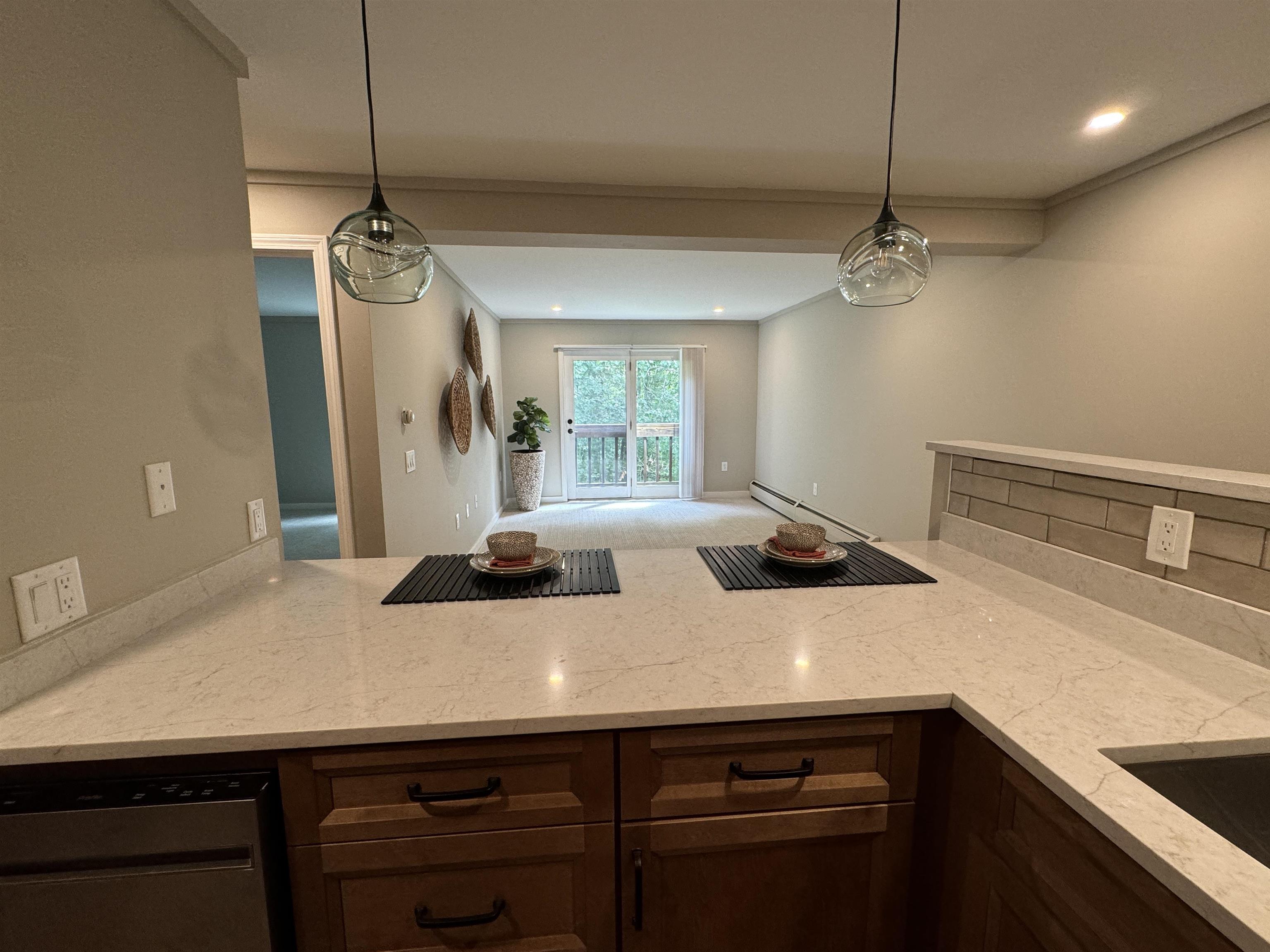 30 Wolf Road, Unit 612 Lebanon, NH 03766 - Photo 7 of 37