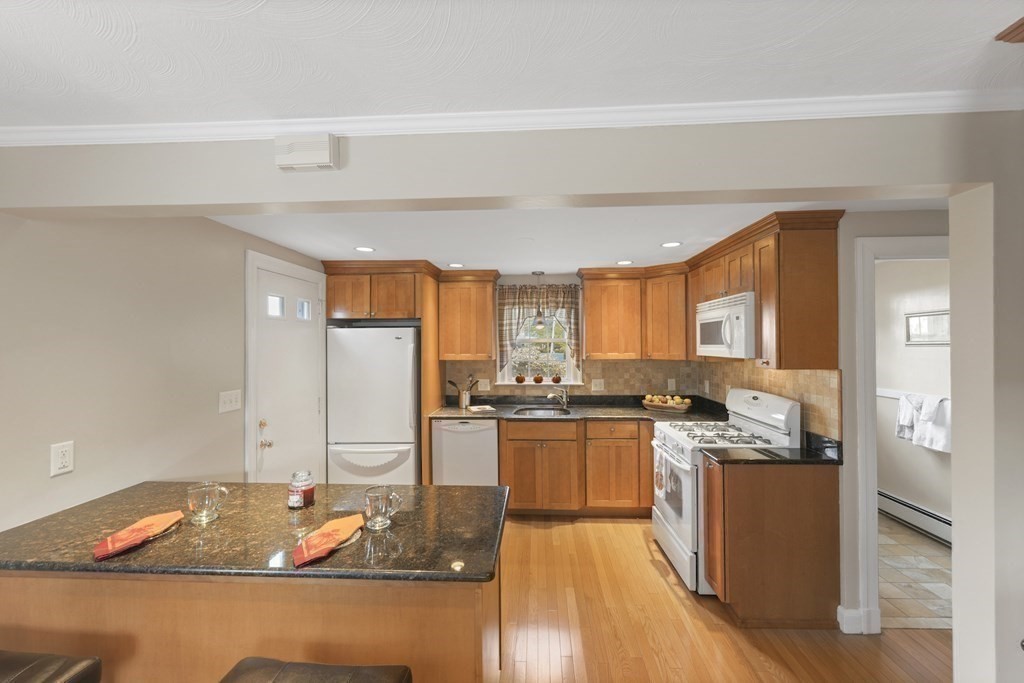 10 Bay State Road Melrose, MA 02176 - Photo 8 of 34 Gallery Image 8