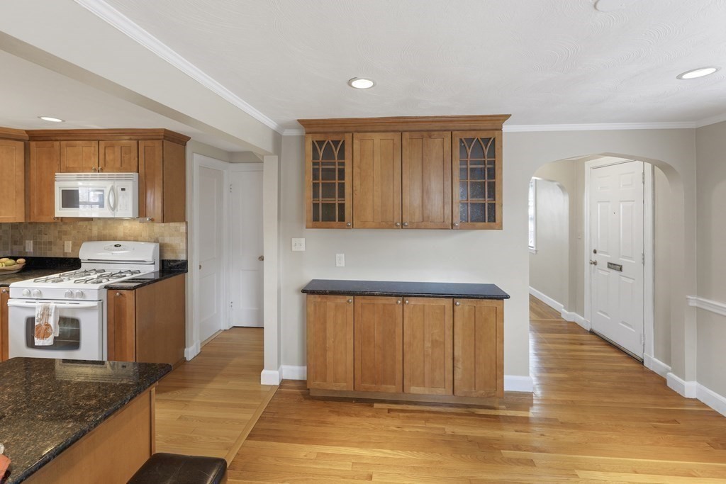 10 Bay State Road Melrose, MA 02176 - Photo 9 of 34 Gallery Image 9