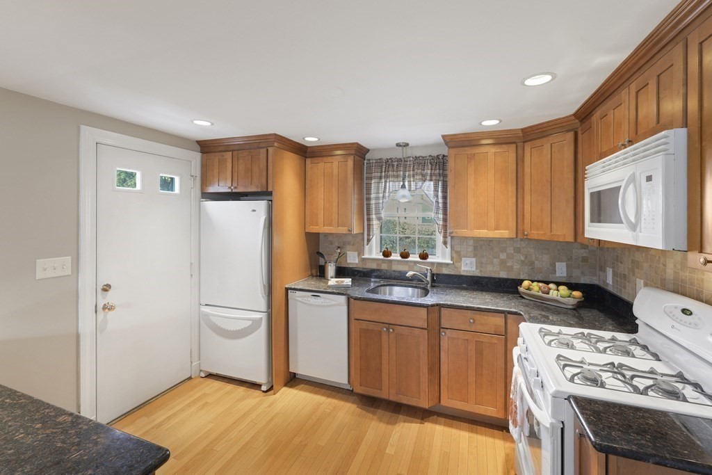 10 Bay State Road Melrose, MA 02176 - Photo 10 of 34 Gallery Image 10