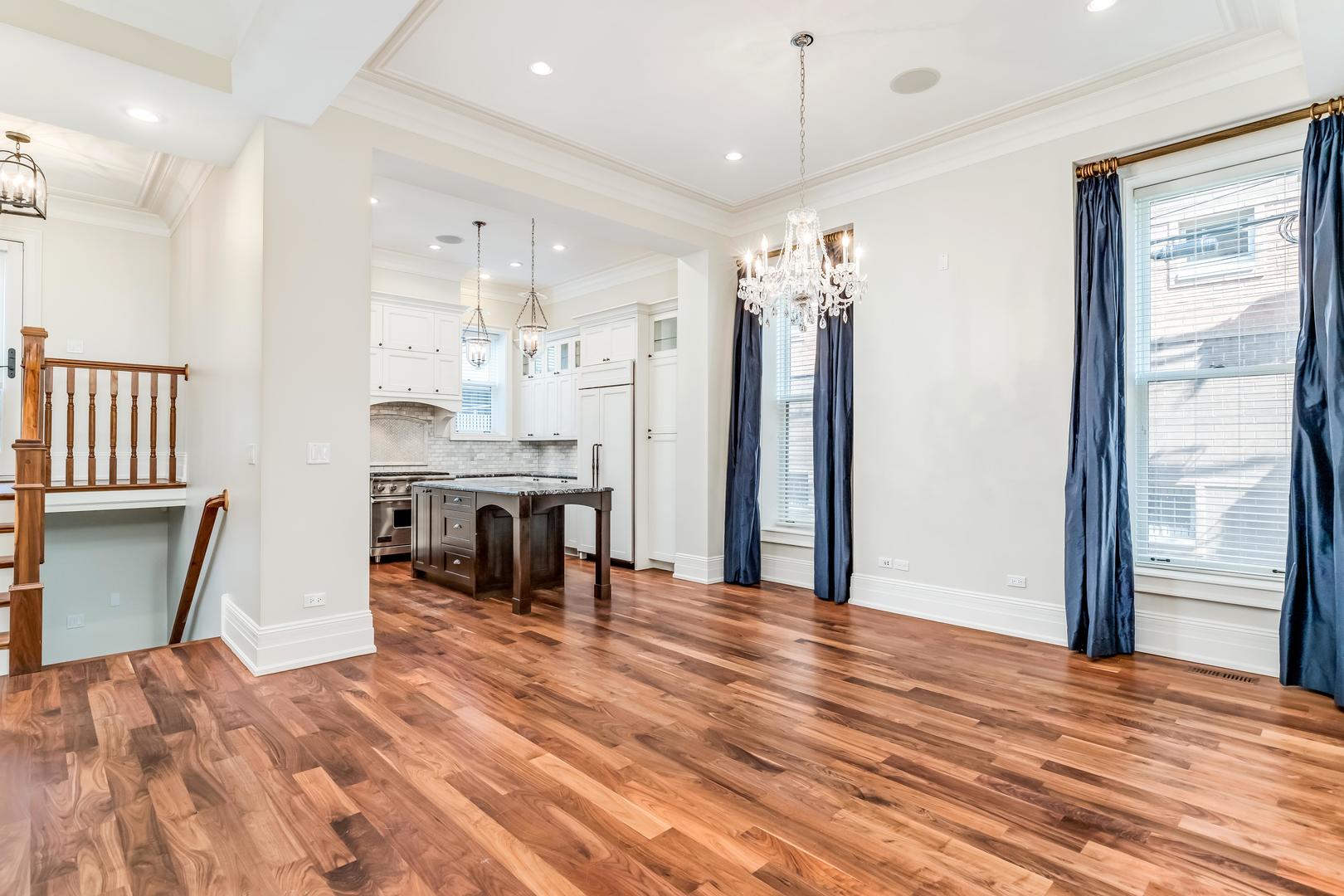 116 West Chestnut Street Chicago, IL 60610 - Photo 4 of 26