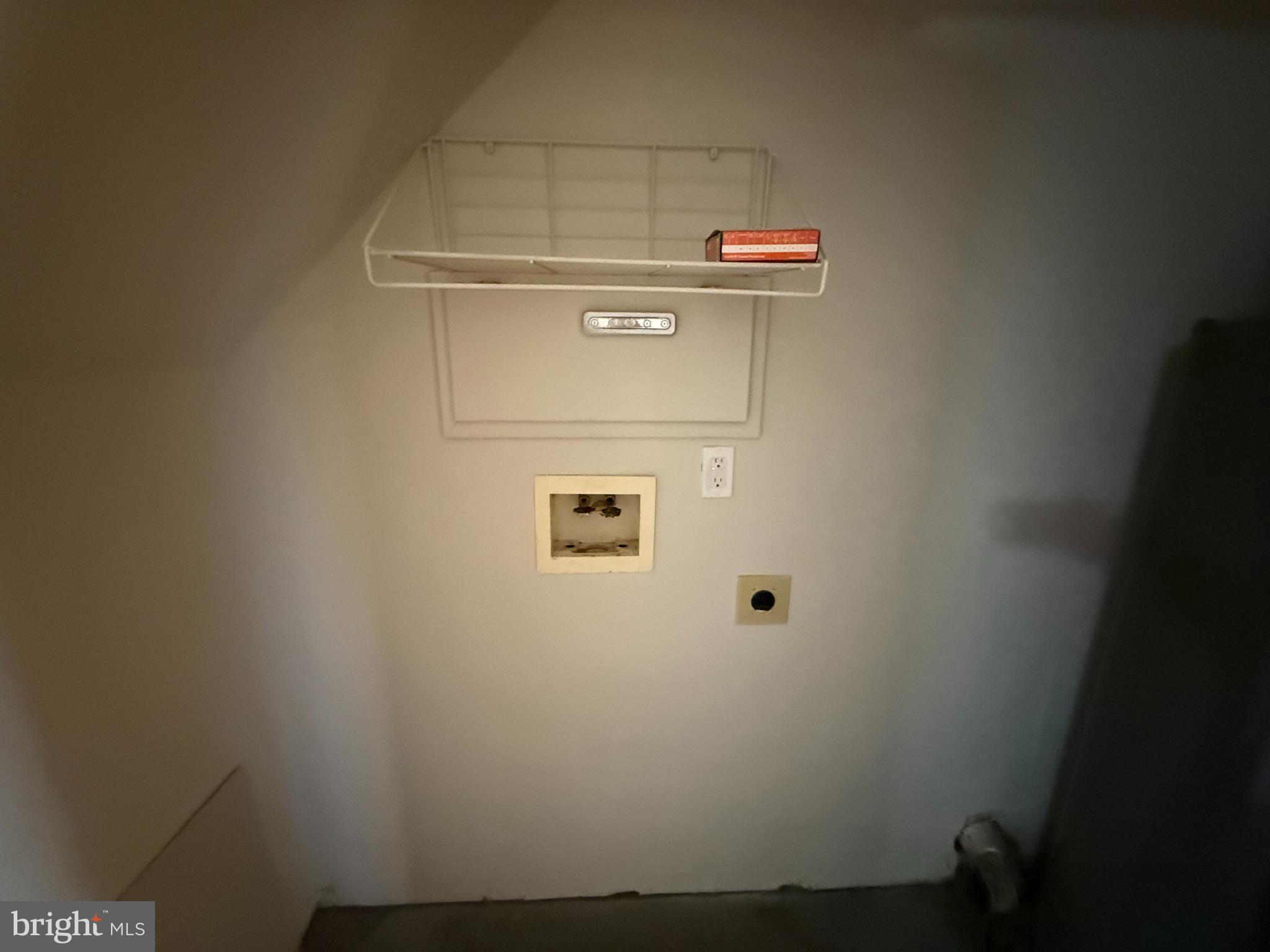 4345 Normandy Court Fredericksburg, VA 22408 - Photo 19 of 44 a close up of a wall