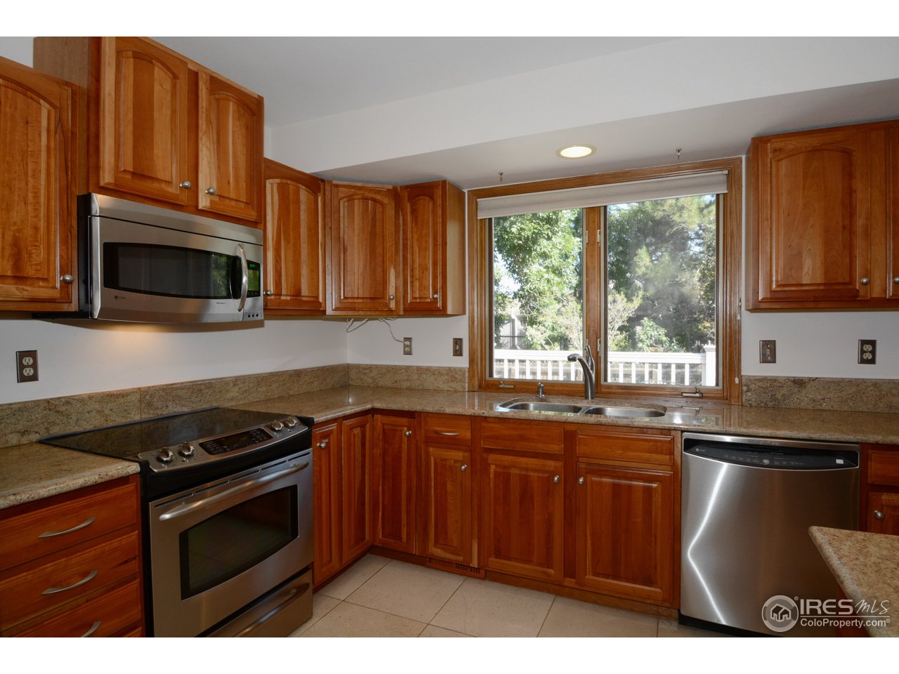 7135 Lookout Road Longmont, CO 80503 - Photo 8 of 24 kitchen