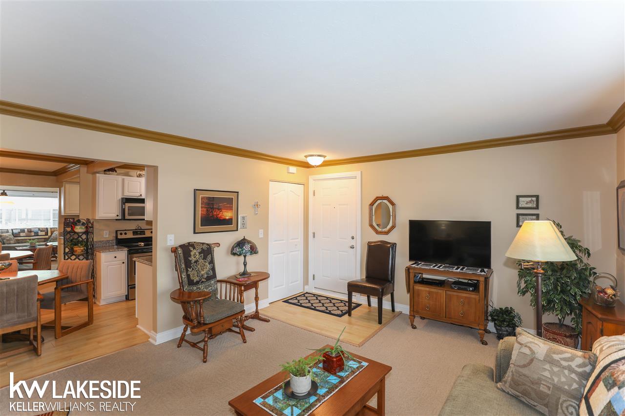 2309 Walton Boulevard, Unit 31 Rochester Hills, MI 48309 - Photo 6 of 23