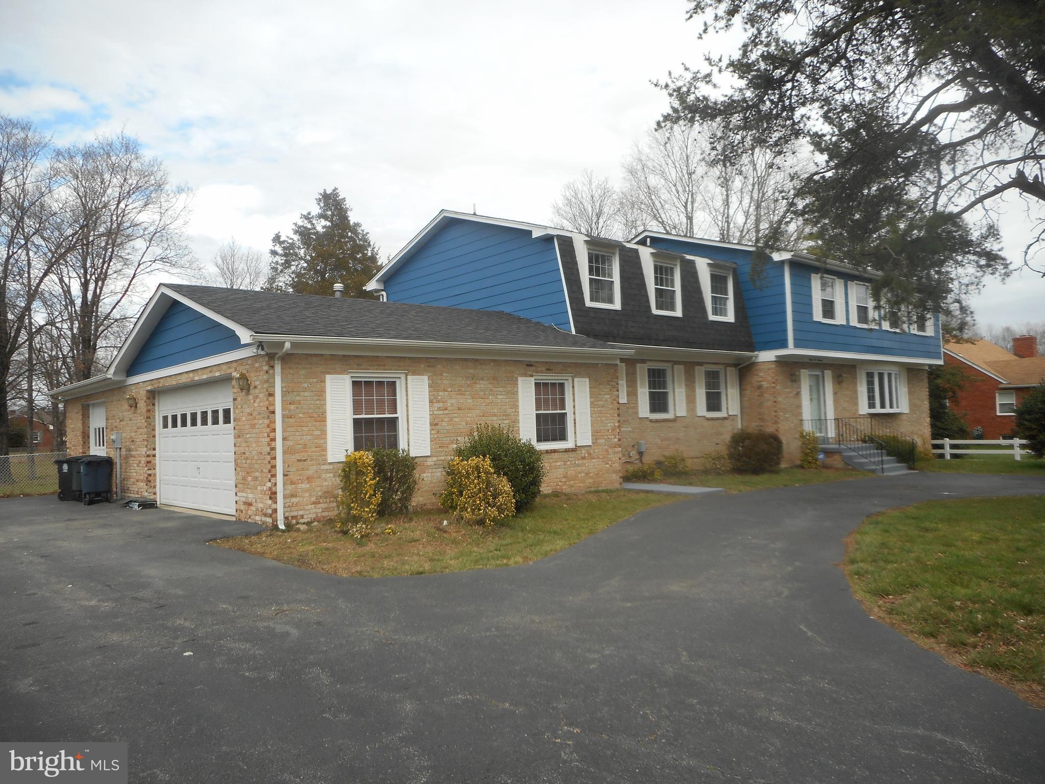 6619 Horseshoe Road Clinton, MD 20735 - Photo 3 of 21 Front with side load garage