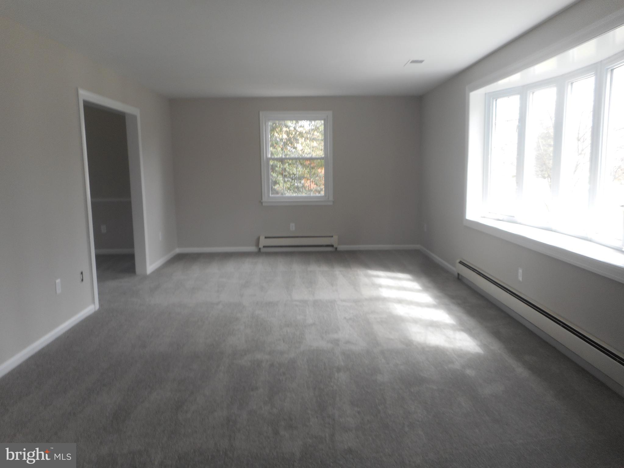 6619 Horseshoe Road Clinton, MD 20735 - Photo 4 of 21 Formal Living Room