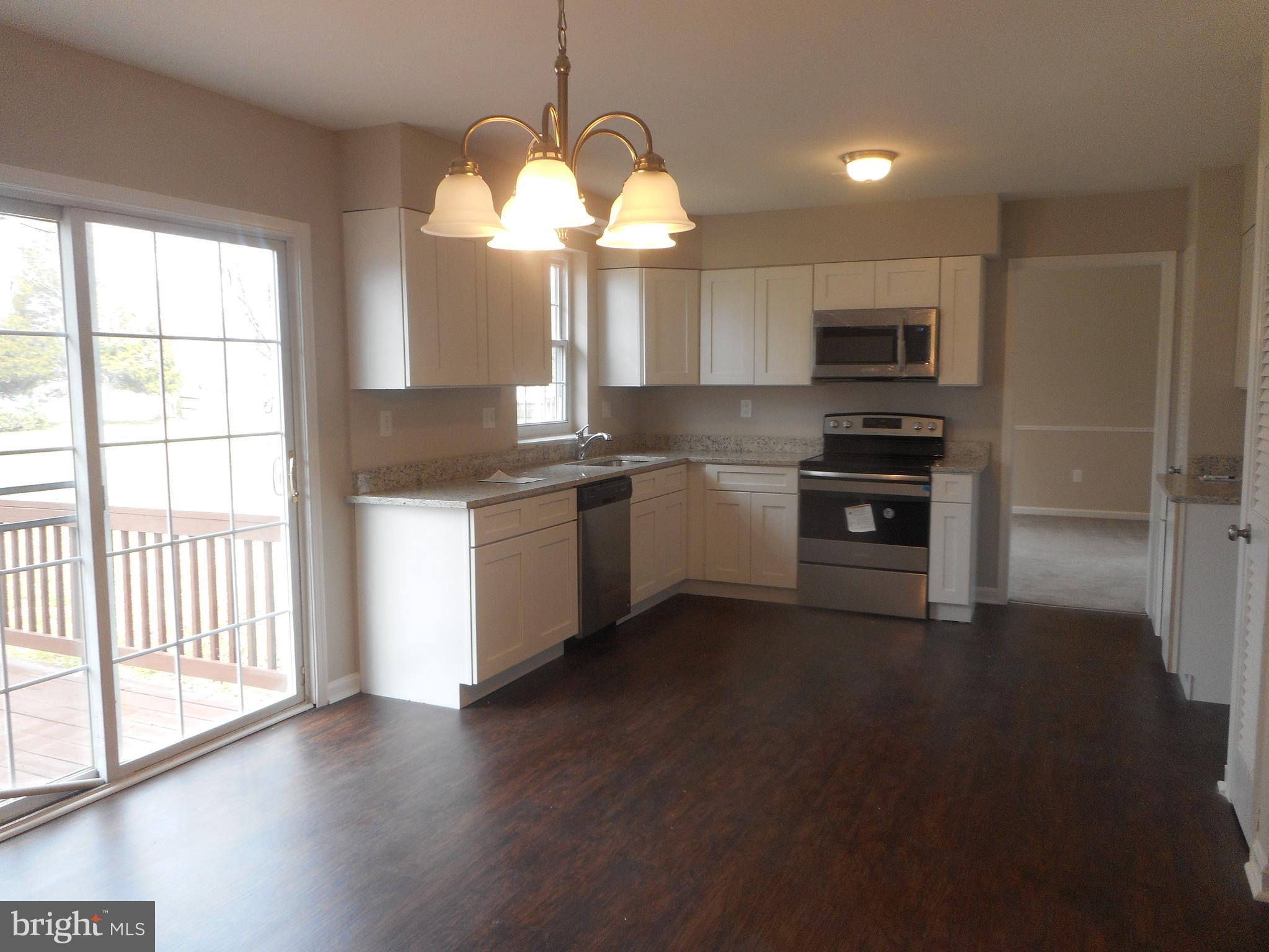6619 Horseshoe Road Clinton, MD 20735 - Photo 6 of 21 Kitchen and Breakfast area