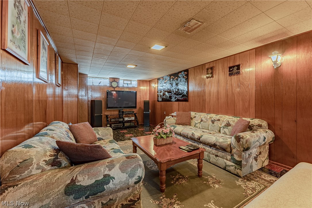 19127 Homeway Road Cleveland, OH 44135 - Photo 17 of 34 Gallery Image 17