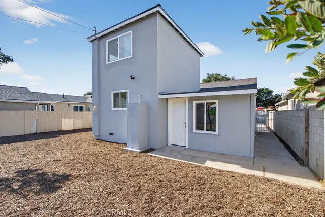 $985,000 | 1119 Magnolia Avenue, Santa Ana, CA 92707