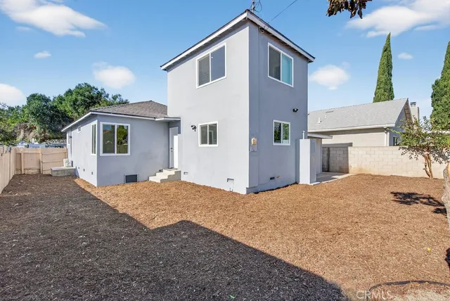 $985,000 | 1119 Magnolia Avenue, Santa Ana, CA 92707