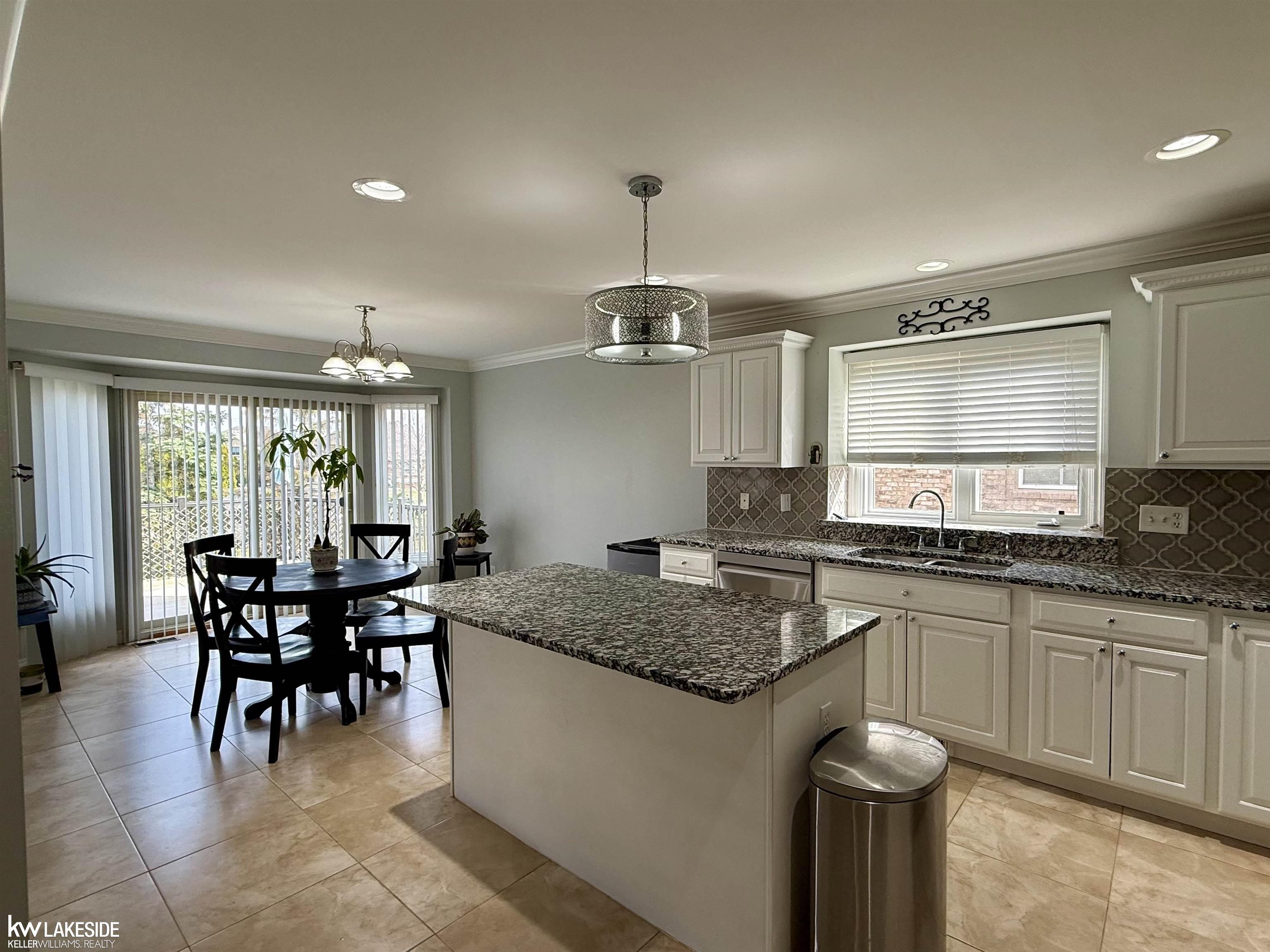 50510 Nesting Ridge Drive Macomb, MI 48044 - Photo 13 of 37 50202054-4ca0c728-459c-4604-b0ba-751158c39e32.JPG