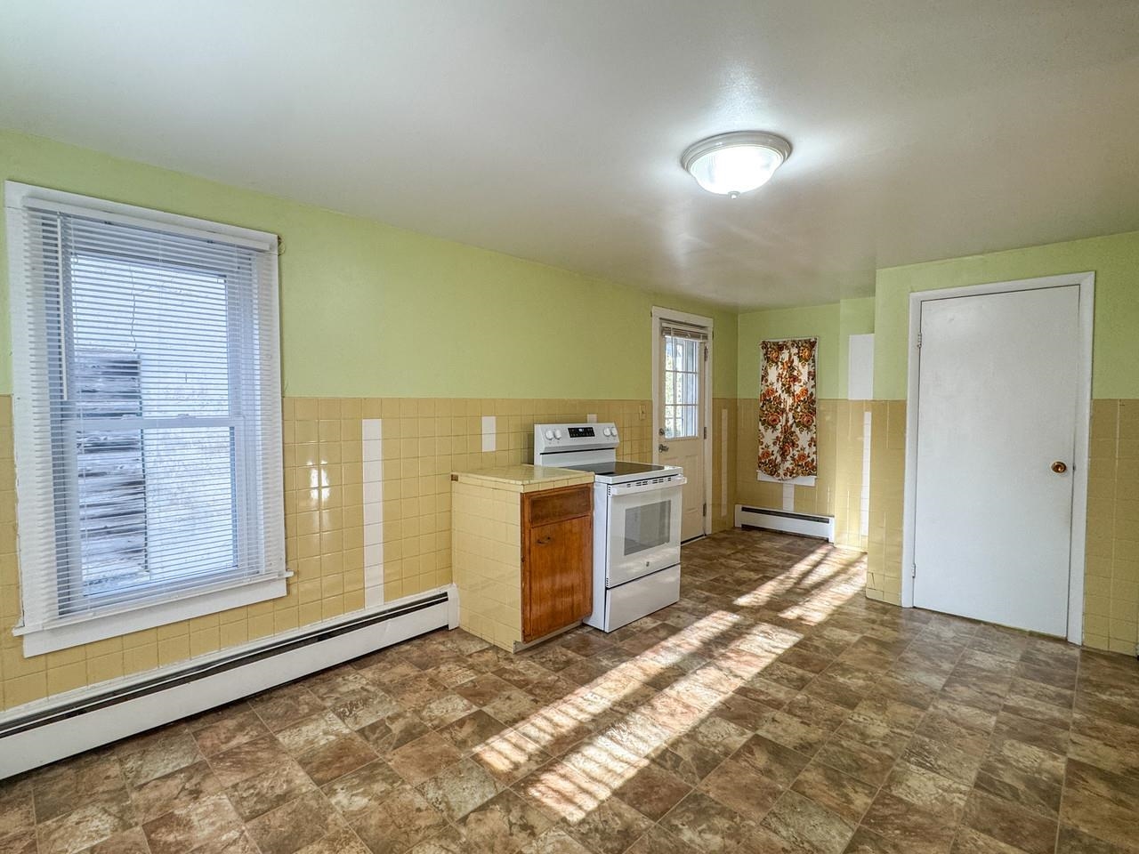 37 Drew Street Burlington, VT 05401 - Photo 8 of 45
