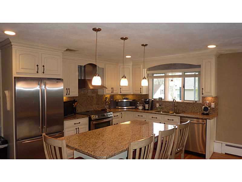 121 Glen Ridge Road Cranston, RI 02920 - Photo 6 of 20 Kitchen.