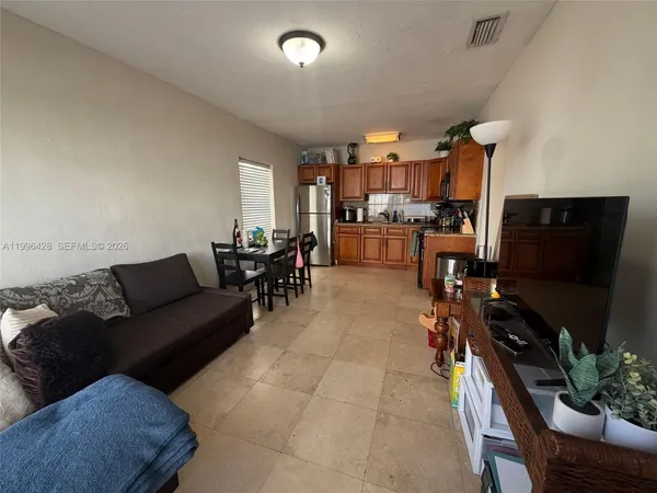 $2,900 | 5116 Southwest 57th Avenue, Miami, FL 33155