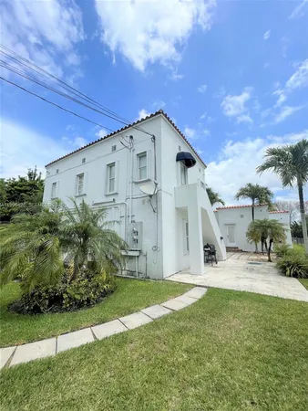 $2,900 | 5116 Southwest 57th Avenue, Miami, FL 33155