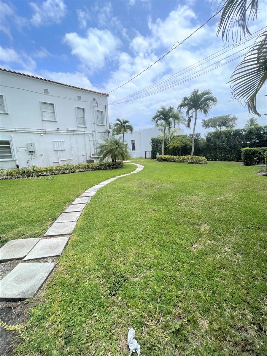 5116 Southwest 57th Avenue Miami, FL 33155 - Photo 4 of 17