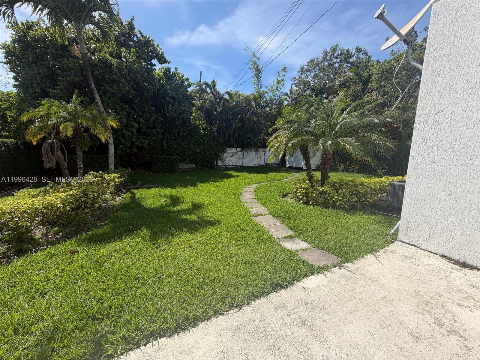 5116 Southwest 57th Avenue Miami, FL 33155 - Photo 6 of 17