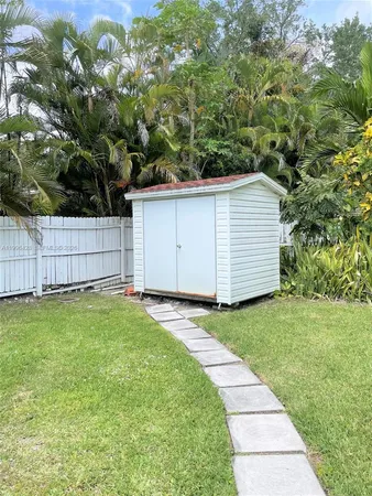 $2,900 | 5116 Southwest 57th Avenue, Miami, FL 33155