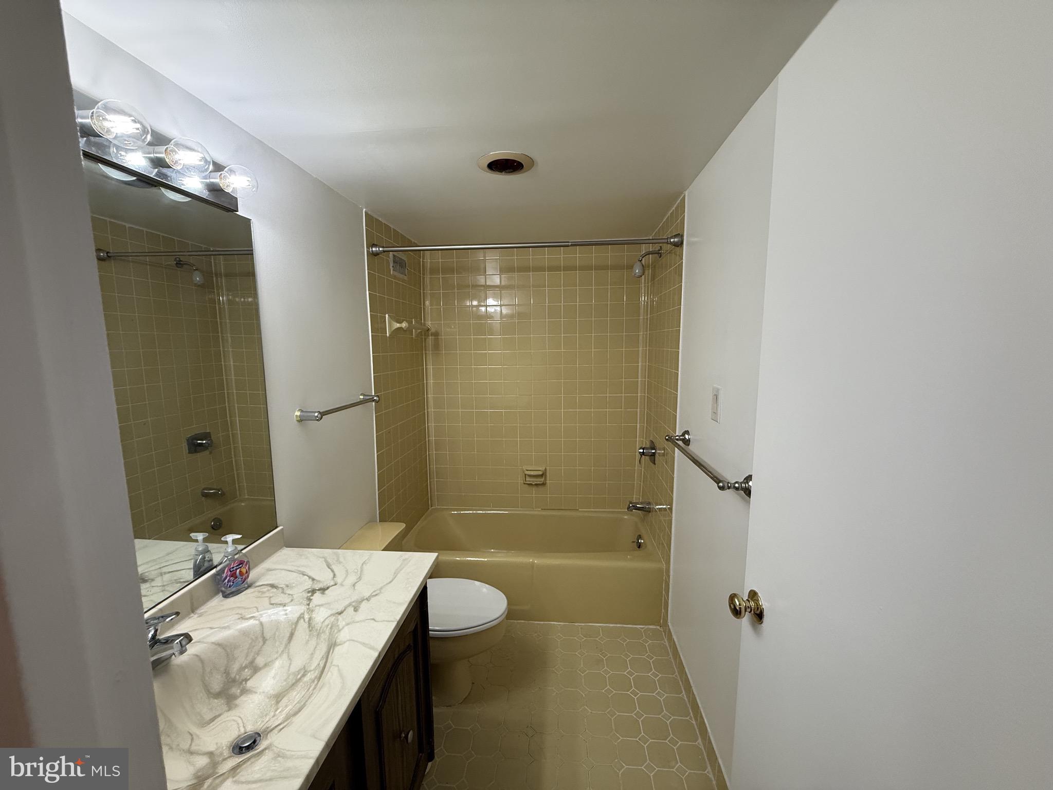 5225 Pooks Hill Road, Unit 1011N Bethesda, MD 20814 - Photo 5 of 29
