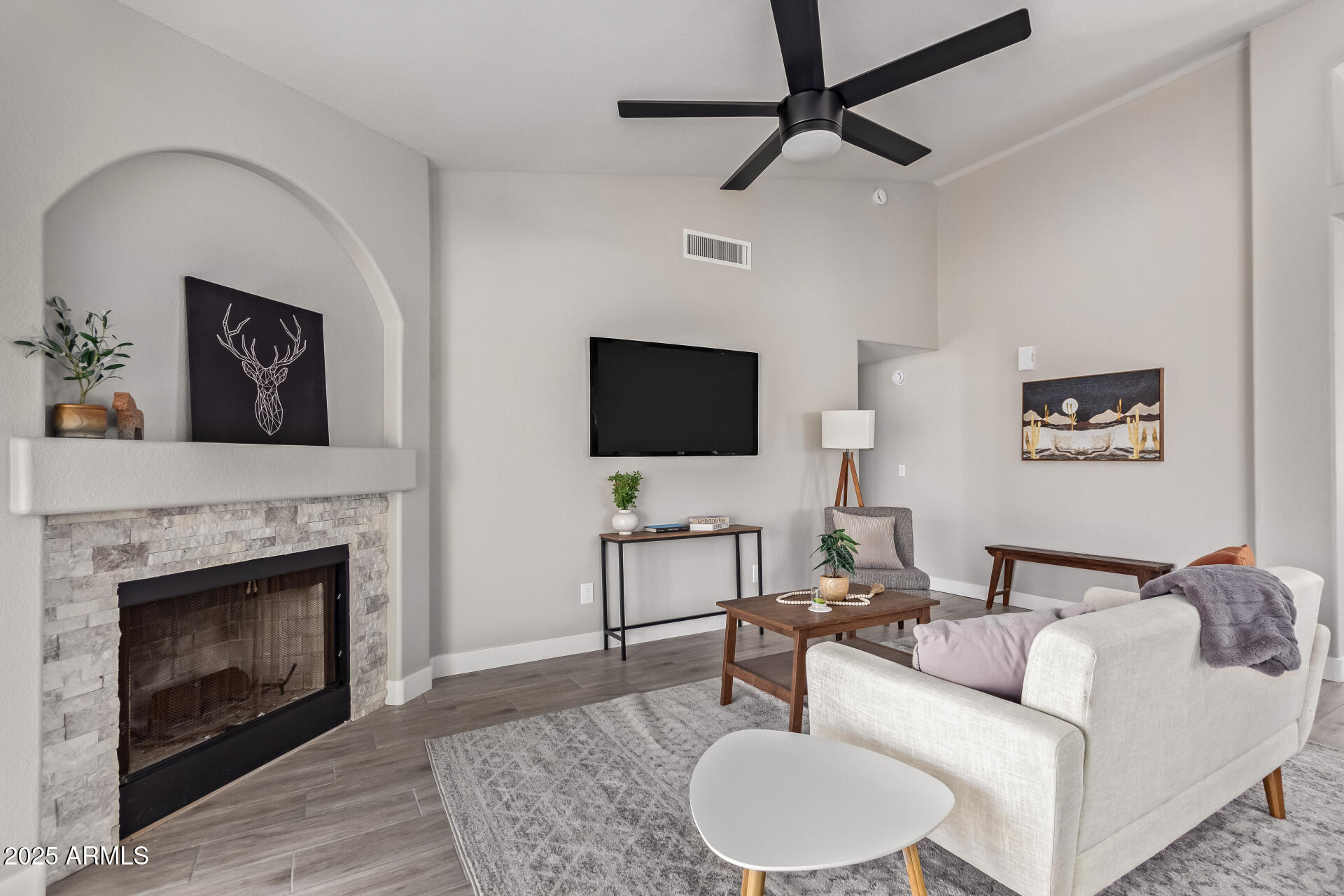 1408 East Carson Road Phoenix, AZ 85042 - Photo 9 of 31 10 - Carson
